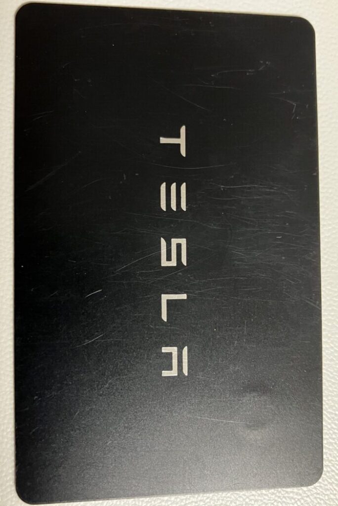 테슬라 카드키 앞면